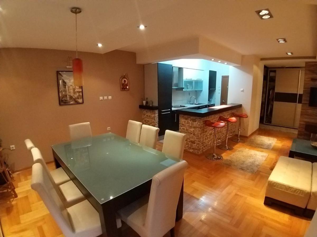 Brown Apartment - Nis Center Екстериор снимка